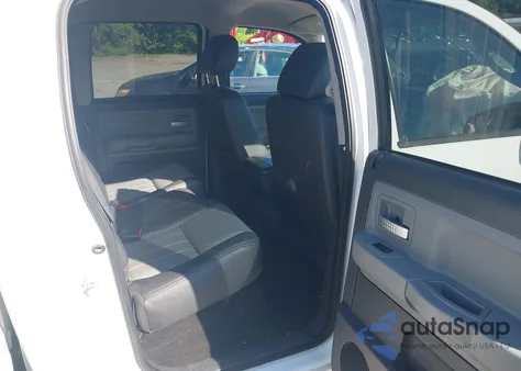 2008 Dodge Dakota Quad Laramie z USA, uszkodzony, nr VIN 1D7HW58NX8S602778